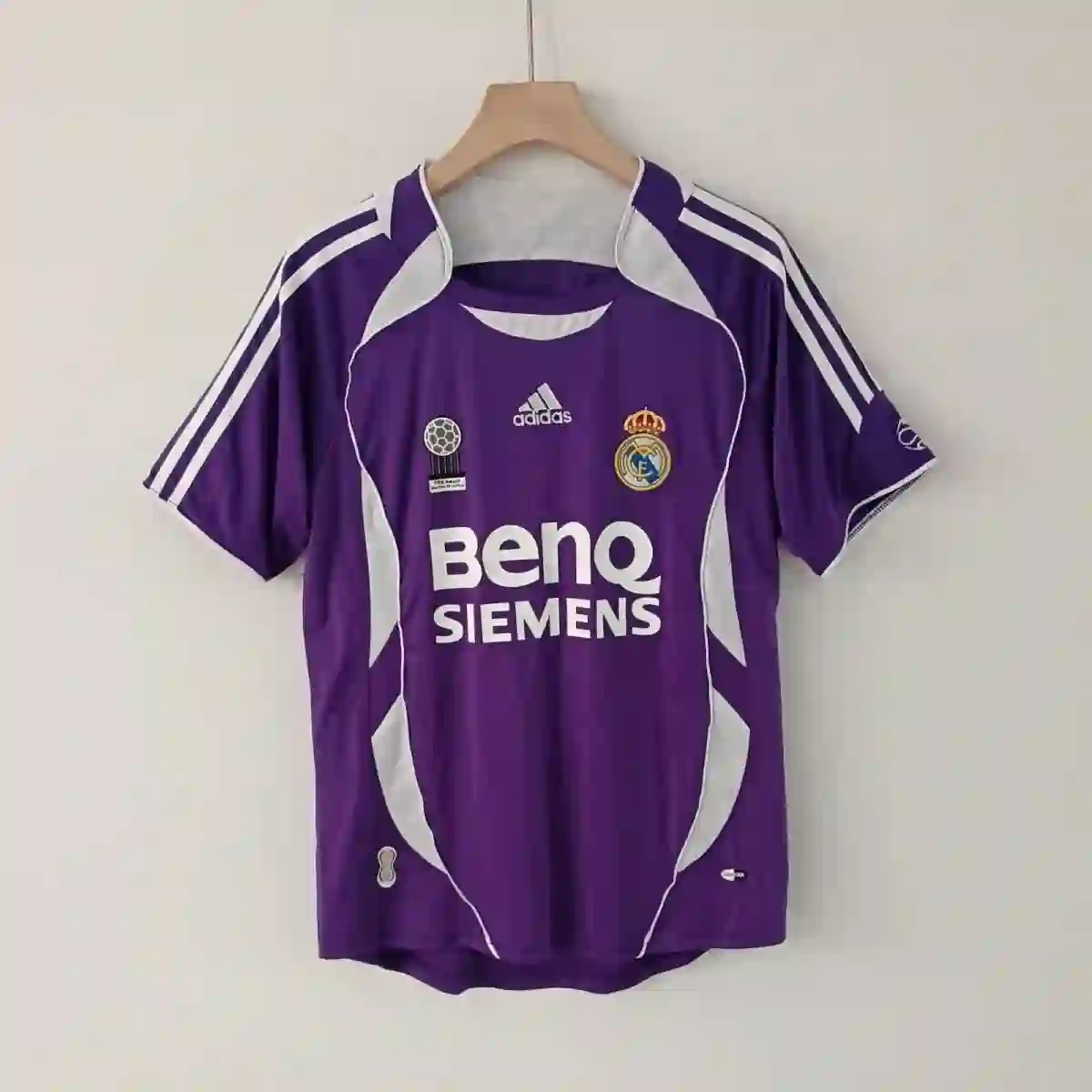 38eeb6e8-2577-453b-9dec-69ca7d38b440 06-07 Real Madrid Retro Jersey - Image 1