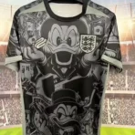 26-27 England Donald Duck Money Edition Short Sleeve Casual Football Sports Jersey